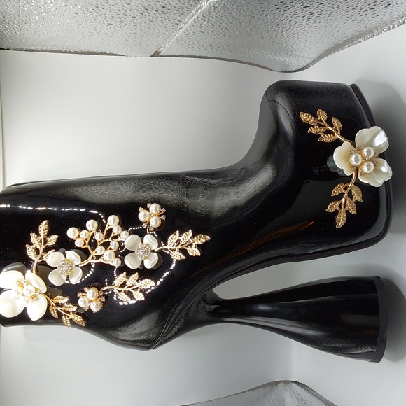 NEW Azalea Wang Finer things in life, black chunky booties size 8 - Picture 2 of 5